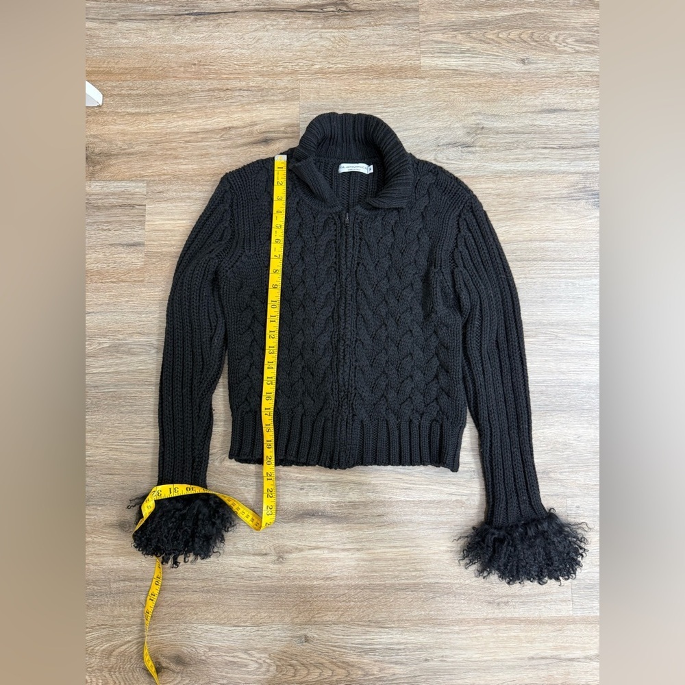 Y2K Italian Cable Knit Sweater Jacket Tibet Lamb Fur Cuffs Cropped Zip Black M - Picture 7 of 8
